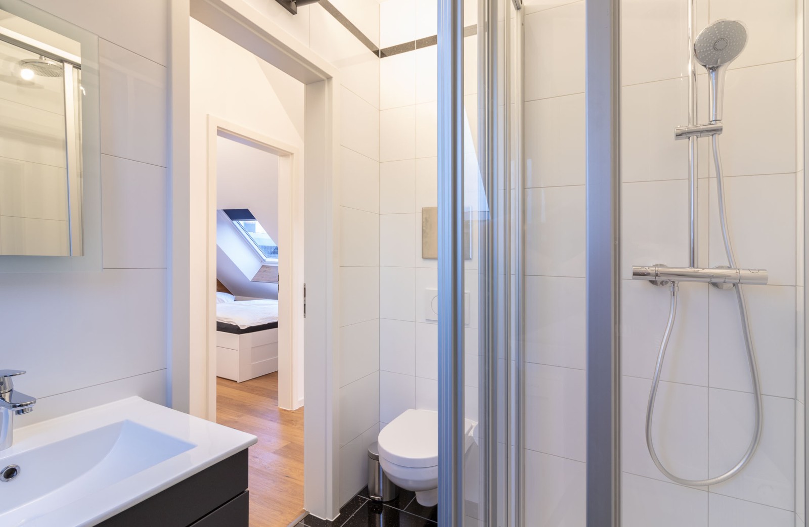 S20-DR#*** P R I M E Shared Apartment Frankfurt-Gallus ***