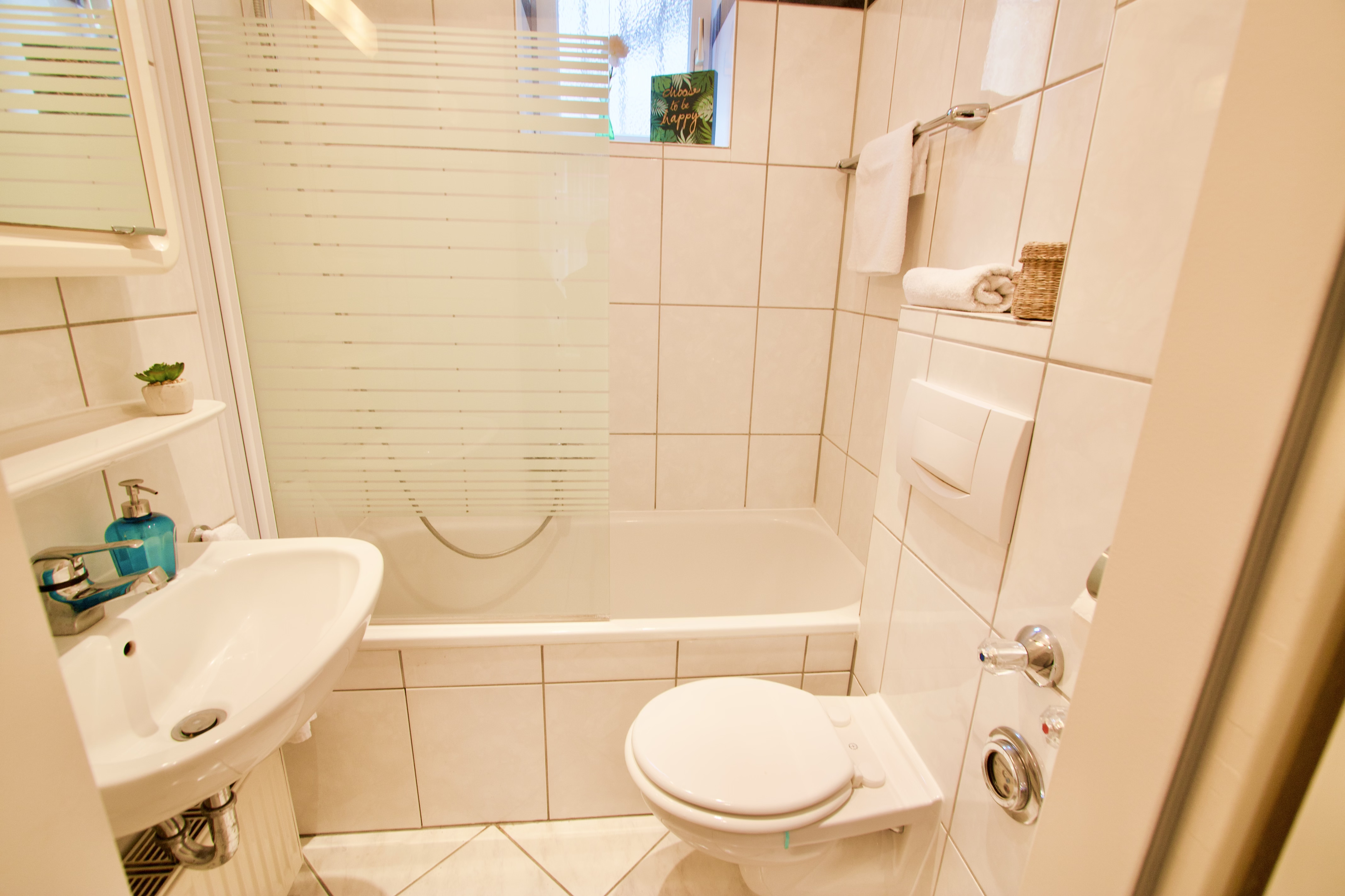 HV-ER#*** S T A N D A R D Studio Apartment, Frankfurt-Nordend, nähe Bergerstr. ***