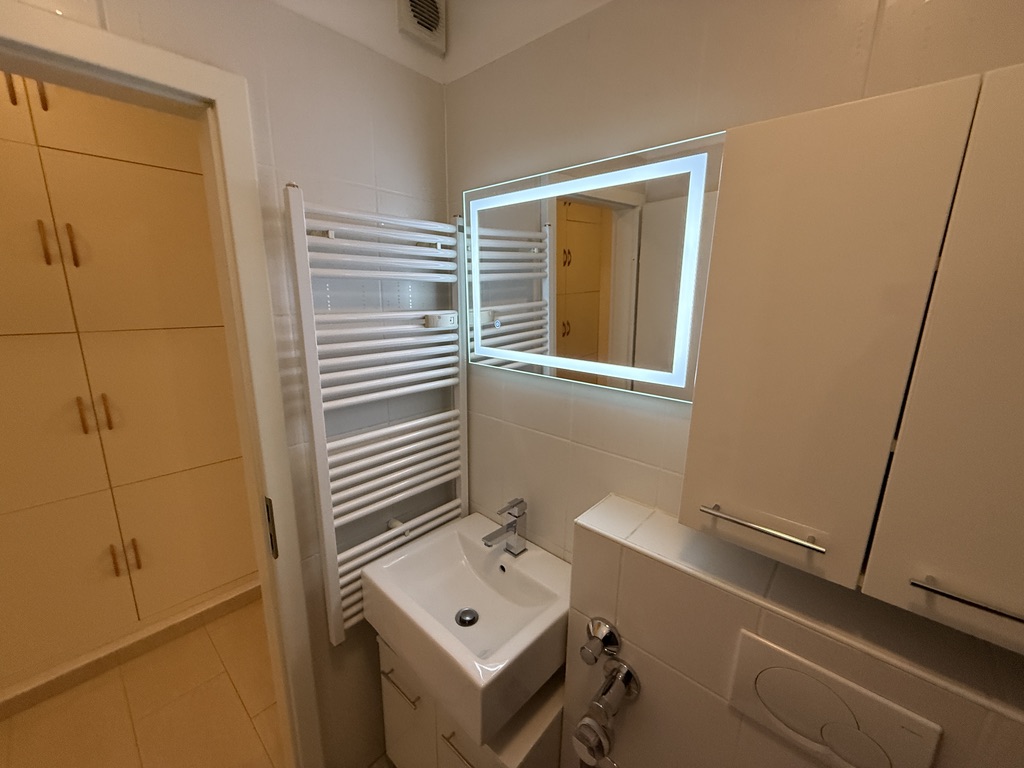 AB26-EL#*** P R I M E Studio Apartment in Frankfurt-Bornheim ***