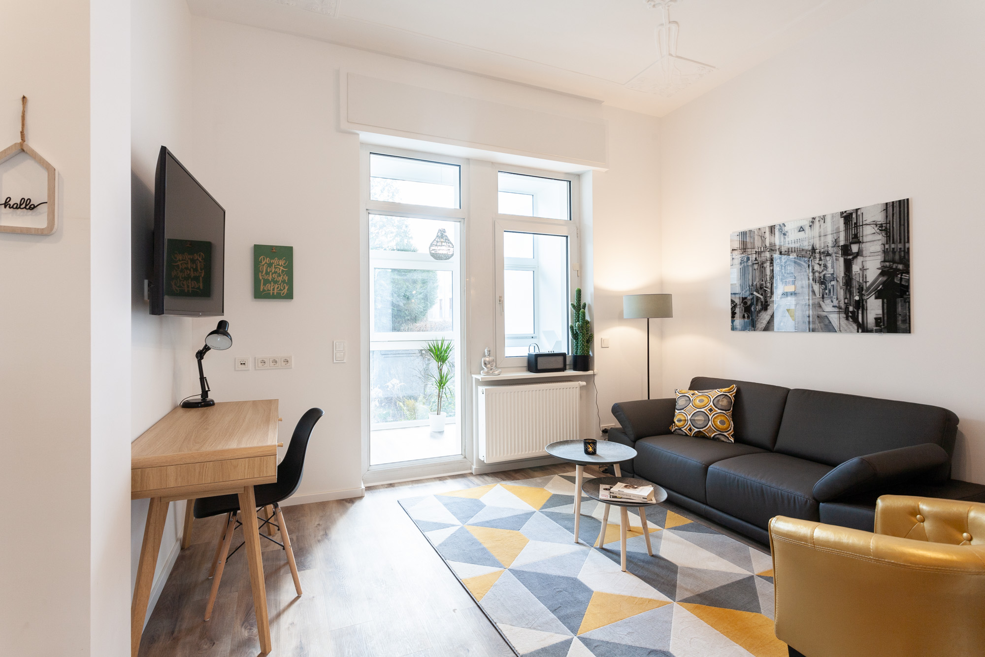 F34-EL#*** P R I M E Studio Apartment mit Wintergarten in Rödelheim ***