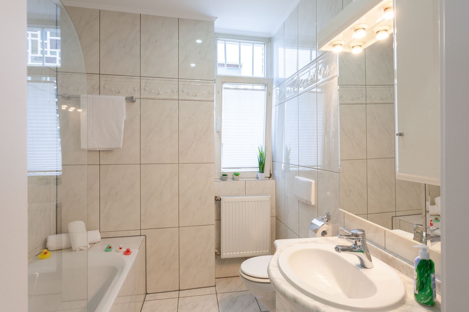 F35-ER#*** P R I M E Business Apartment in Frankfurt Rödelheim ***