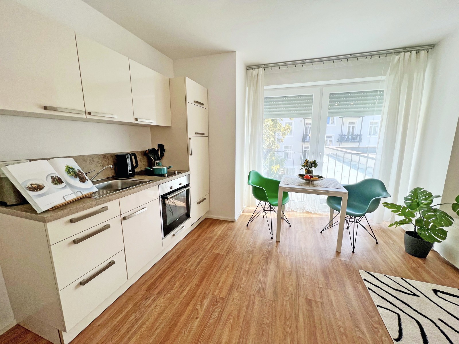 ZH-2L#*** P R I M E Studio Apartment mit Terasse in Frankfurt Nordend ***