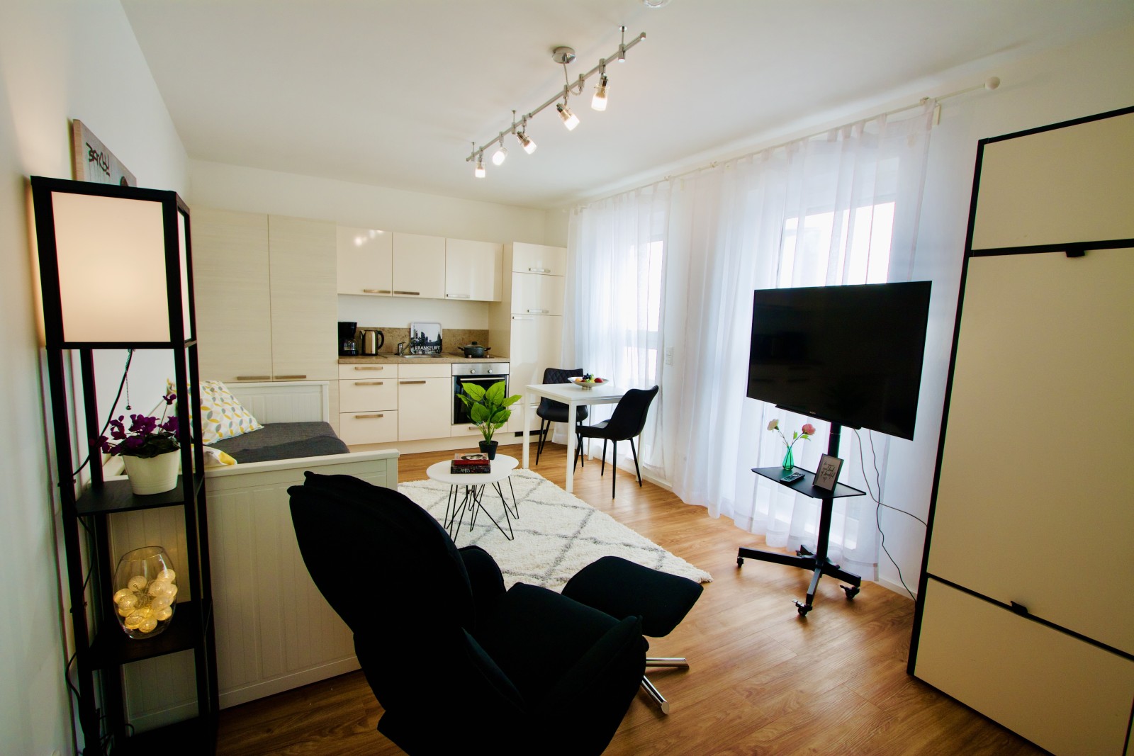 ZH-2R#*** P R I M E Studio Apartment in Frankfurt Nordend ***
