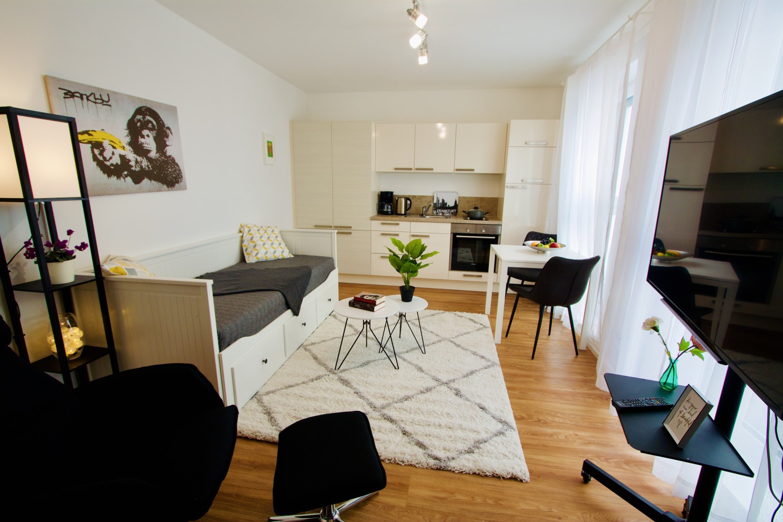ZH-2R#*** P R I M E Studio Apartment in Frankfurt Nordend ***