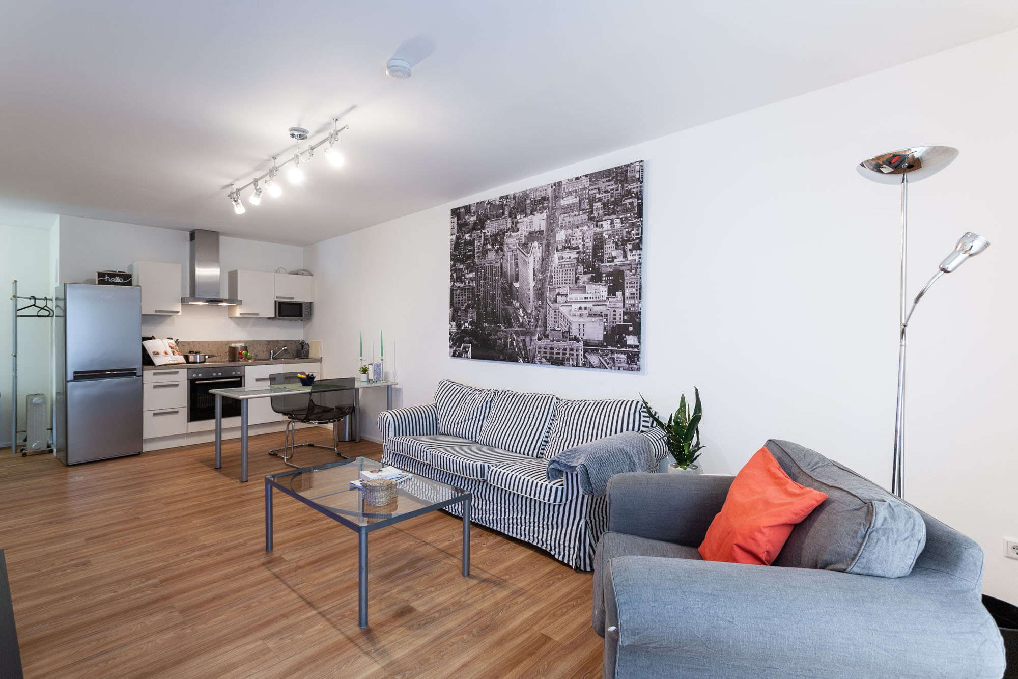 ZH-E.3#*** P R I M E  Business Apartment In Nordend ***